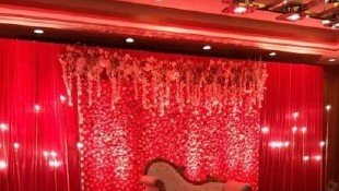 Fairy-Light Sparkle Stage - Best Lakh Bangle Maker India